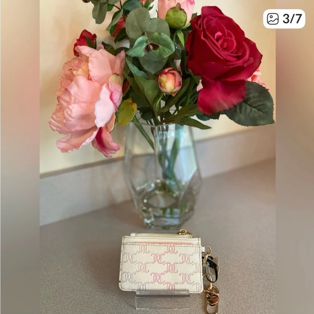 Juicy Couture Multicolor and‎ Gold Key Holder